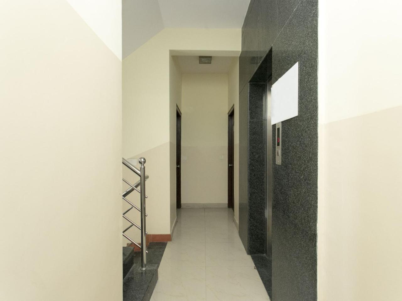 Oyo 10378 Hotel Hibiscus Mayflower Бангалор Экстерьер фото